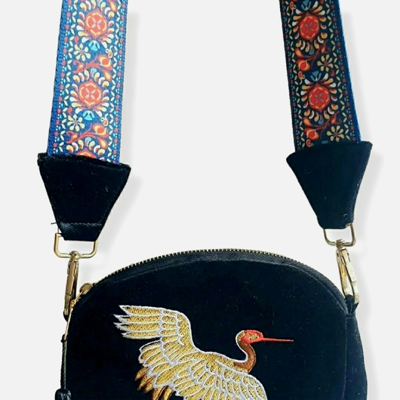 Cute crossbody bag. - Picture 2 of 5